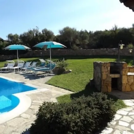 Bellissima Villa Alessandra Grande Piscina Privata Giardino Bq Posto Auto Tanaunella Exterior photo