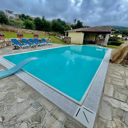Bellissima Villa Alessandra Grande Piscina Privata Giardino Bq Posto Auto Tanaunella Exterior photo